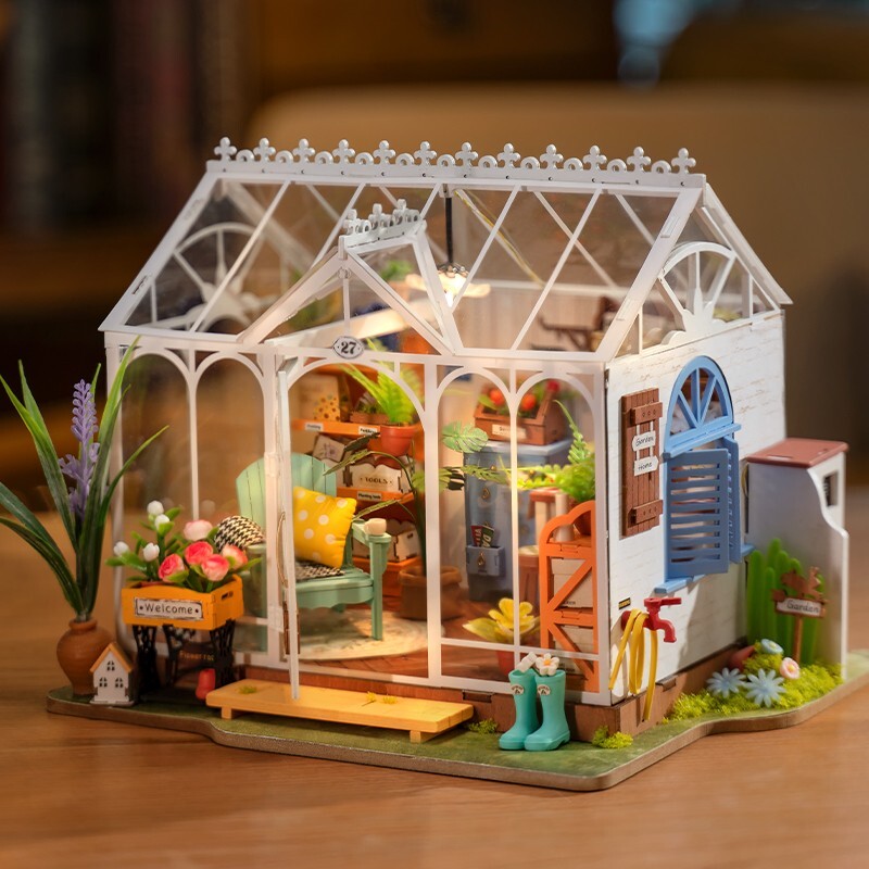 ミニチュアハウス　g-13 Rolife Dreamy Garden House with LED DIY Miniature Dollhouse Kit