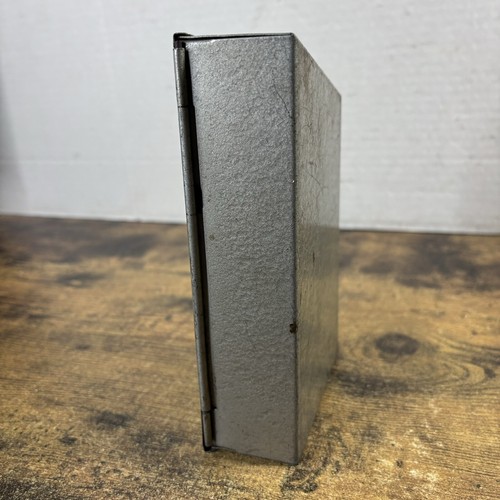 VINTAGE STANDARD TOOL CO. METAL CASE DRILL INDEX WITH 26 BITS - Picture 7 of 18