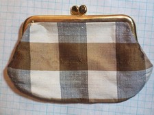 CHANGE PURSE BROWN GREY WHITE PLAID BRASS LIKE FRAME 4  x 3  WHITE INSIDE USED