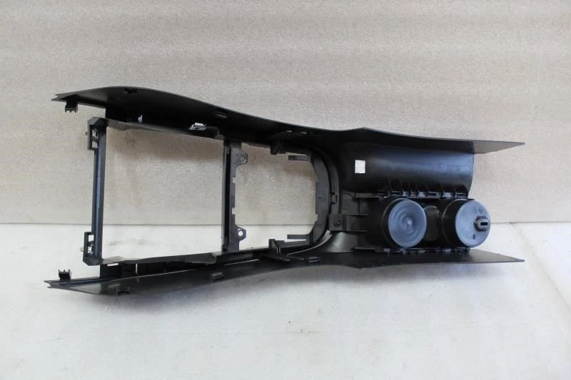 Volkswagen Golf 2014 base de consola central con portavasos negro Foto 4 de 4