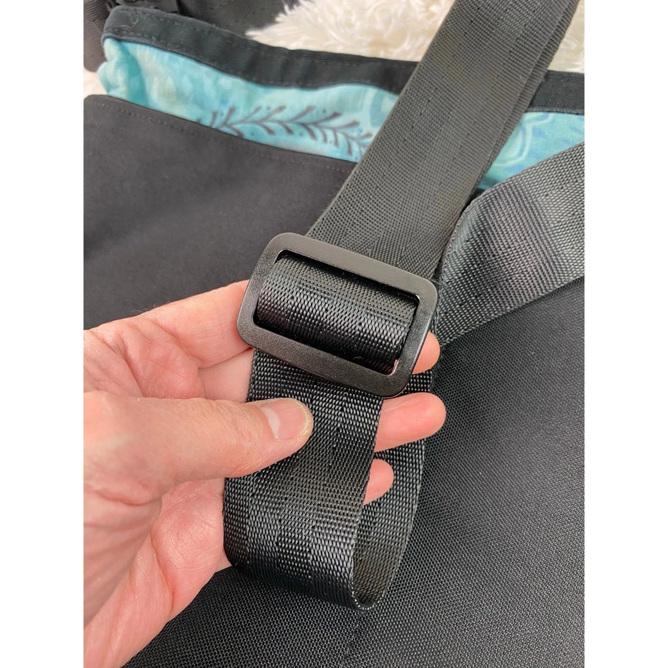 Bolso Bandolera Rose City Totes Negro Nylon Azul Floral Foto 3 de 4