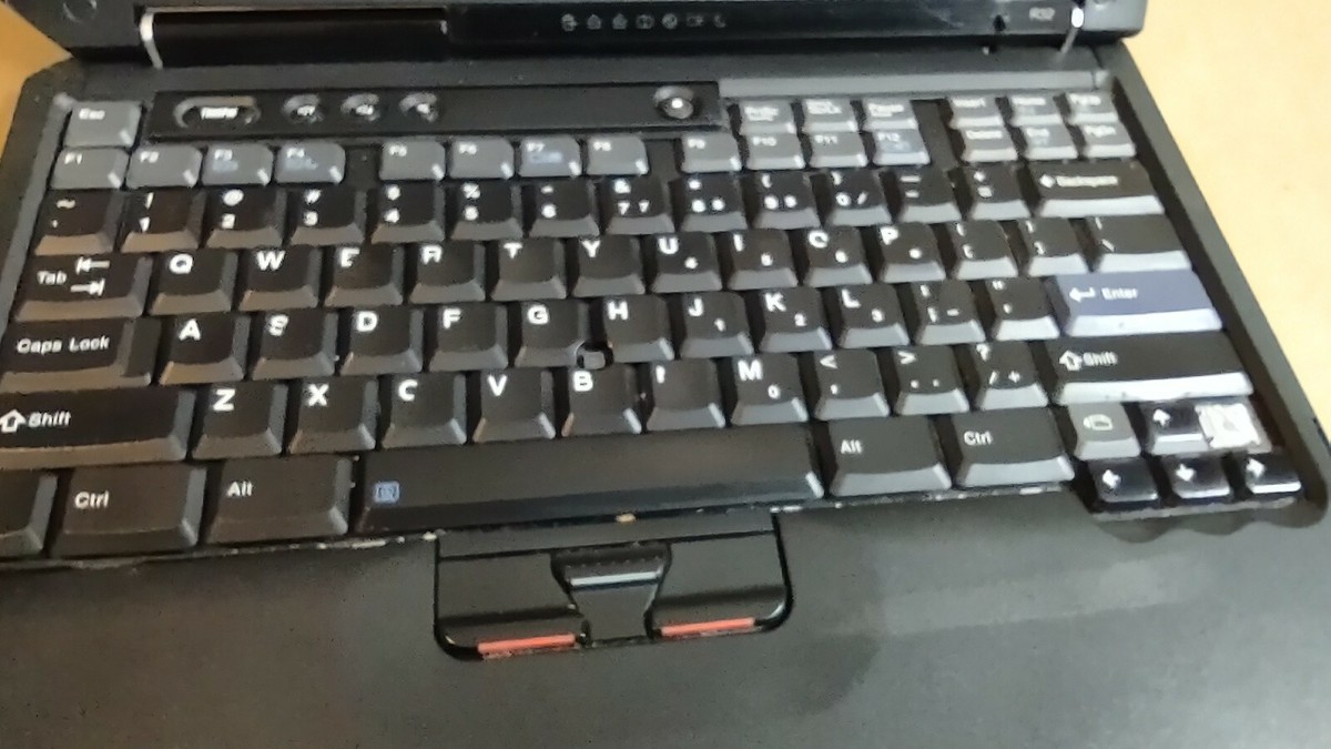 VINTAGE IBM THINKPAD LAPTOP R32 PENTIUM 4 1.8 GHZ 2658-LSU AS-IS