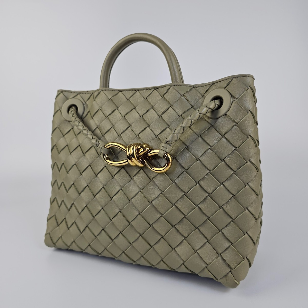 T*様 七月限定セール 美品　Bottega Veneta ショルダーバッグ T*様 七月限定セール 美品 Bottega Veneta ショルダーバッグ