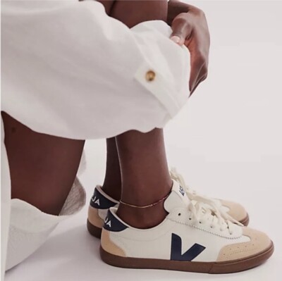 Veja Women s Volley Leather Sneaker White/Nautico/Bark sz 39EU/8US New In Box