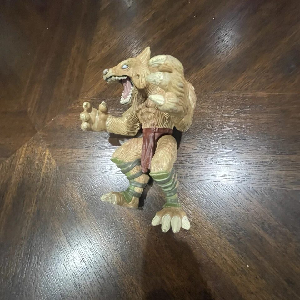 Figura de acción Duel Masters 6" Fear Fang Hombre Lobo Hasbro Wizards 2003 FIGURA De colección Foto 2 de 4