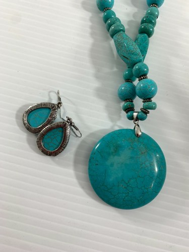 Southwestern Faux Turquoise Necklace Earrings Set Chunky Large Round Pendant 17" - Picture 9 of 10