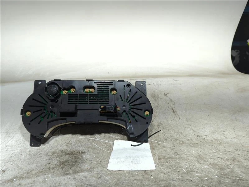 Ford Explorer 2006 velocímetro medidor MPH negro usado 242 k millas pieza OEM Foto 2 de 3