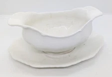 Johnson Bros Vintage Made In England Crackle Gravy Boat With Attached Underplate