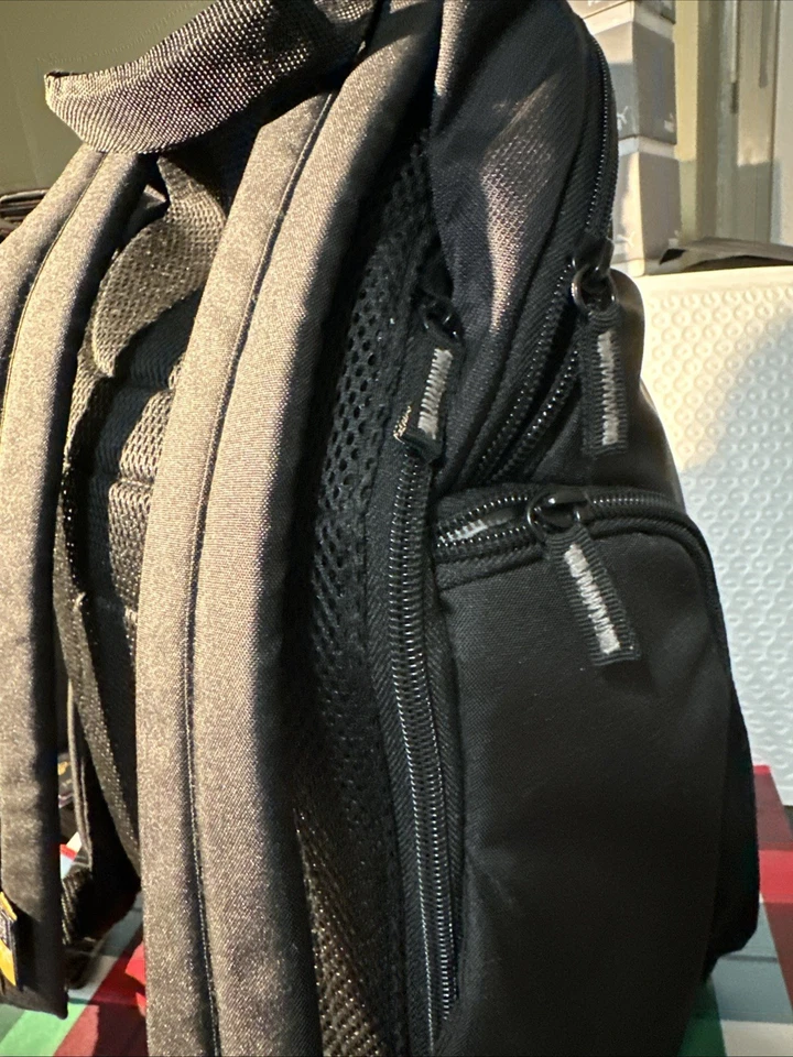 Case Logic Compact DSLR Camera Tablet Backpack Black - Image 3 of 3