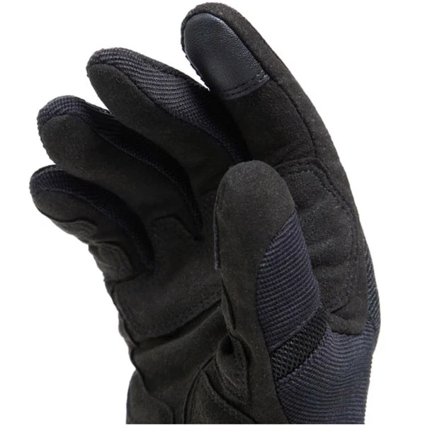Black Black, photo 7 of 8