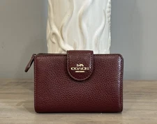 COACH CBO41 Medium Corner Zip Wallet In Refined Pebble Leather Gold/Dark Wine