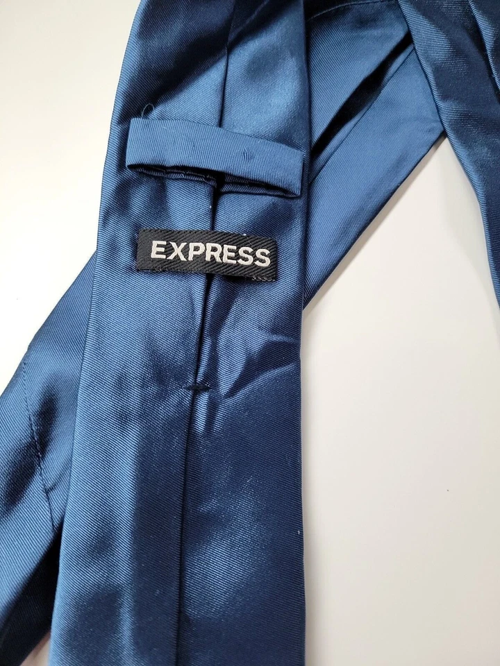 Corbata formal Express para hombre 58"Lx3"W azul Foto 2 de 4