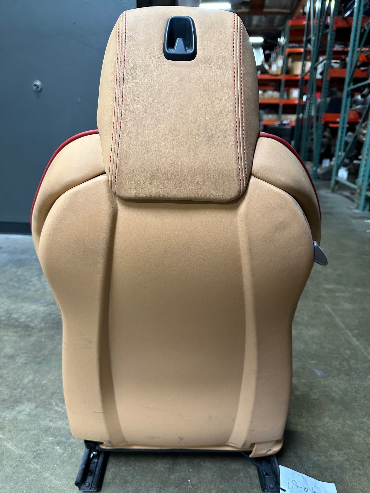 Ferrari F458 Italia, RH Right Front Seat Daytona, Beige/Red, Marks / Idents Used