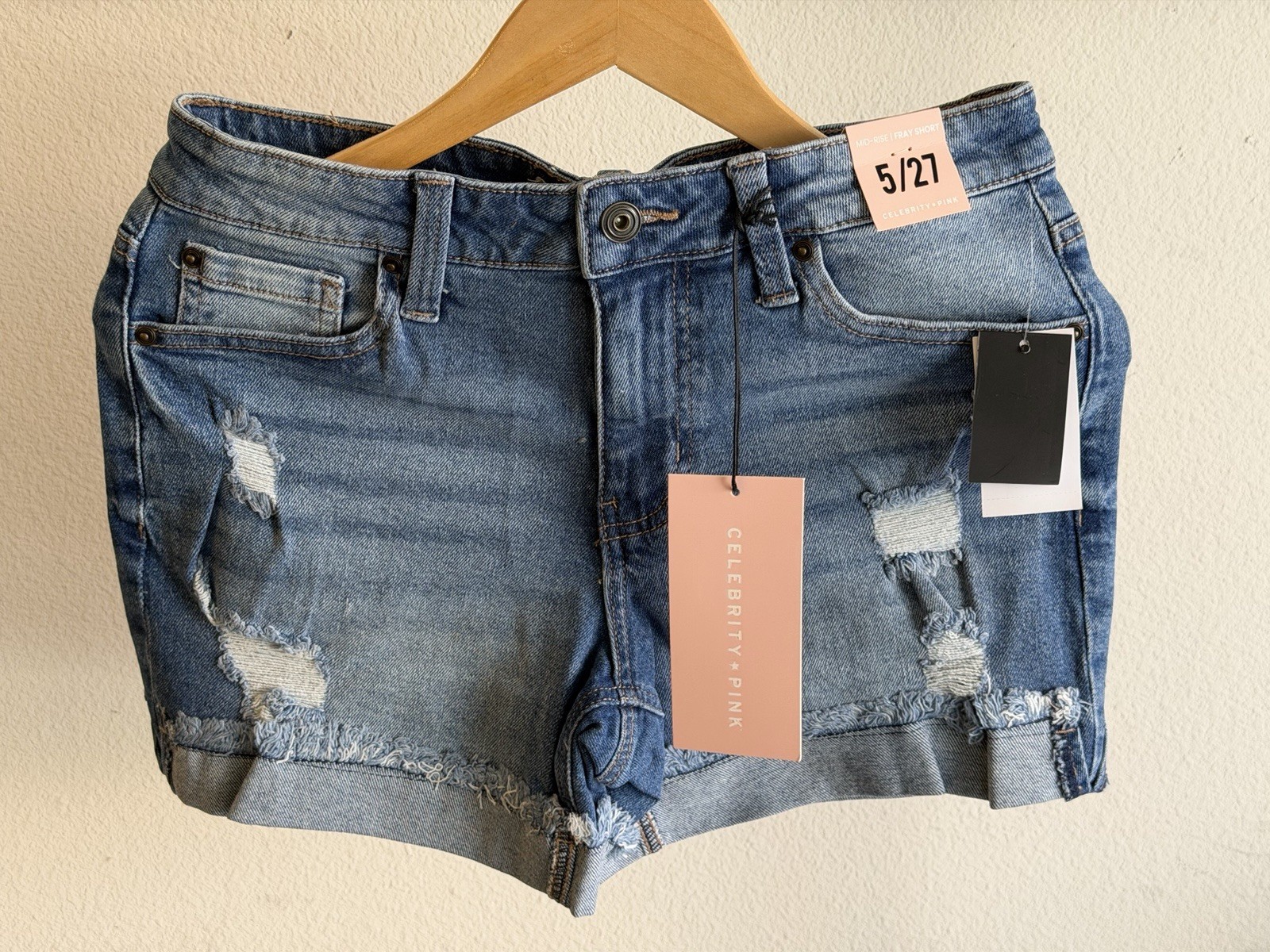 Celebrity Pink Mid Rise Fray Denim Shorts Distressed Light Wash Size 5/27 NWT