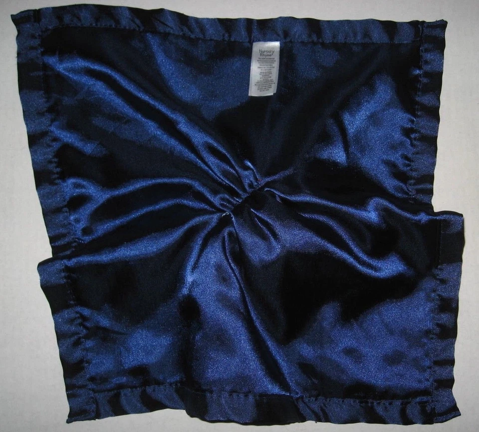 Rima infantil roja coche azul manta de seguridad sonajero bebé adorador peluche juguete satinado Foto 3 de 3