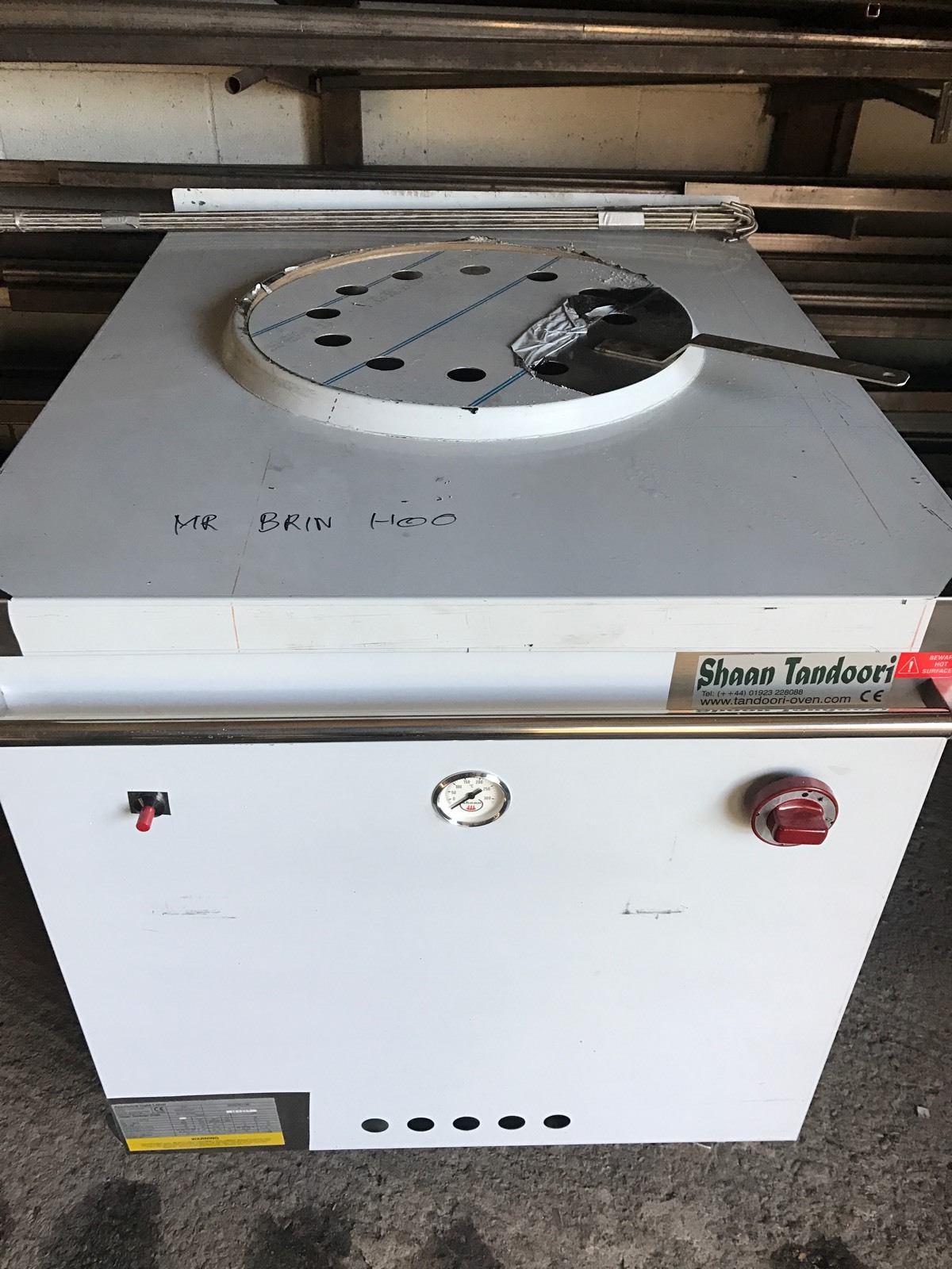 Gas Tandoori Oven Shaan tandoor clay oven. Natural Or LPG GAS, Medium