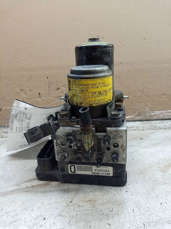 Used ABS Pump and Motor Assembly fits: 2008 Lexus RX400H Actuator and Pump Assem Foto 3 de 4