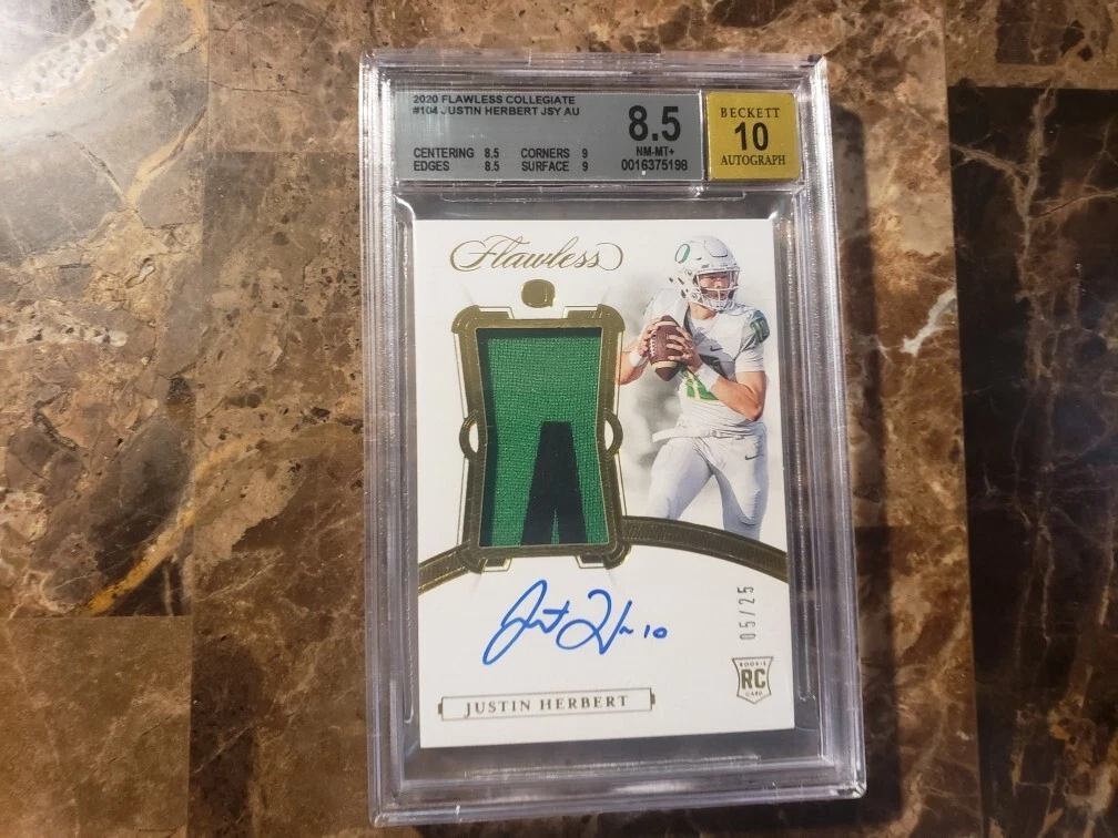 Justin Herbert Panini Flawless Collegiate #104 Patch Autograph-Emerald