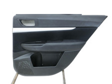 Porte arrière et accessoires Subaru OUTBACK