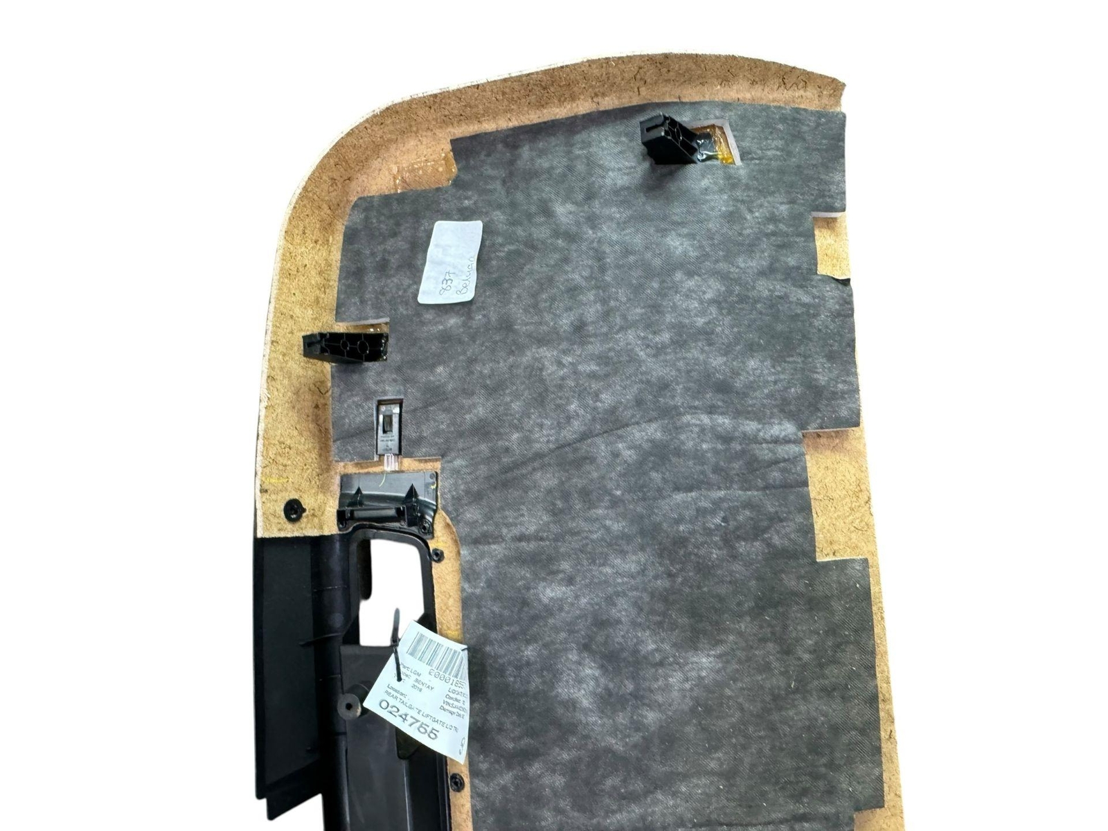 2016-2020 BENTLEY BENTAYGA REAR TAIL & LIFTGATE TRUNK LOWER COVER MOULDING *RIP*