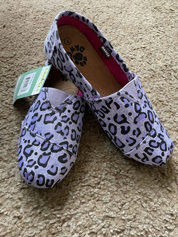 Women's Caymans Leopard Purple Size 7 Slip on DAWGS