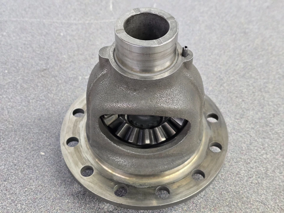 VERY NICE USED ORIGINAL PORSCHE 911 915 930 OPEN DIFFERENTIAL ASSEMBLY 75-86 #12 - Image 3 of 4