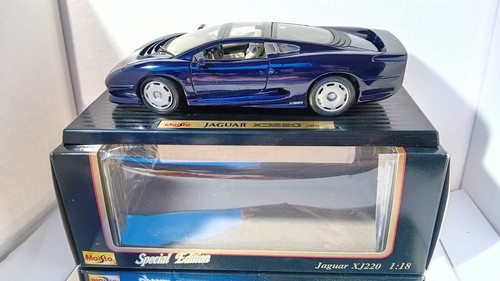 Maisto 1:18Jaguar XJ220 Blue Near Mint in Box - Picture 13 of 15