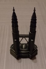 Malaysia Petronas Twin Towers Kuala Lumpur Miniature Desk Ornament
