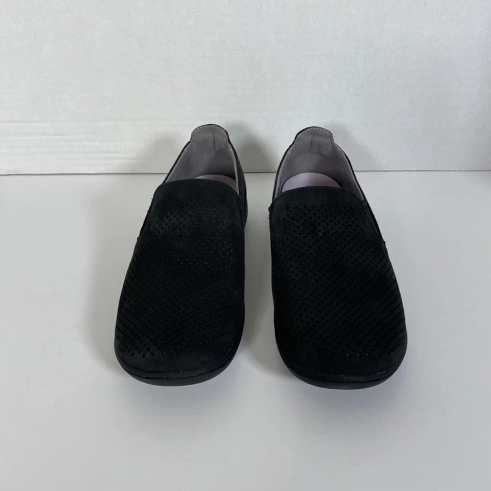 Mocasines sin cordones Aravon Lia para mujer 8,5 gamuza perforada Lagenlook minimalista ciudad Foto 2 de 4