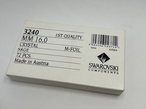 Swarovski Sage Green Square Crystals with 2 holes 3240 16.0 mm - Picture 3 of 3
