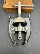 Vintage K.D. No. 202 Battery/ Small Gear Puller PRD3053 Top Post Terminal Puller