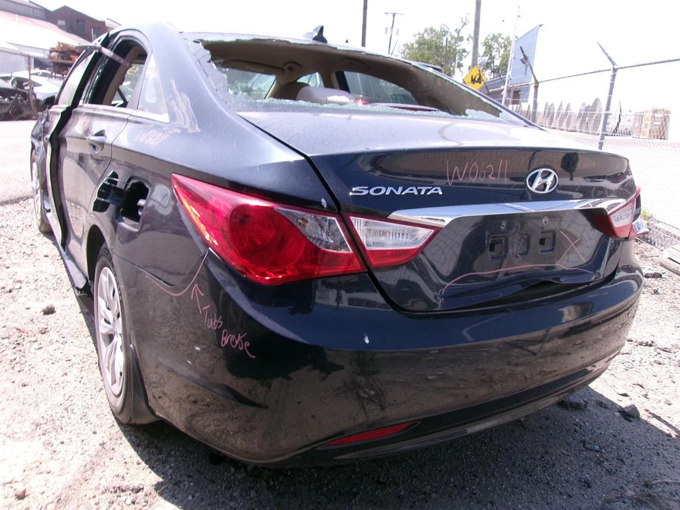 Used Washer Fluid Reservoir fits: 2013 Hyundai Sonata  Grade A - Image 3 of 4