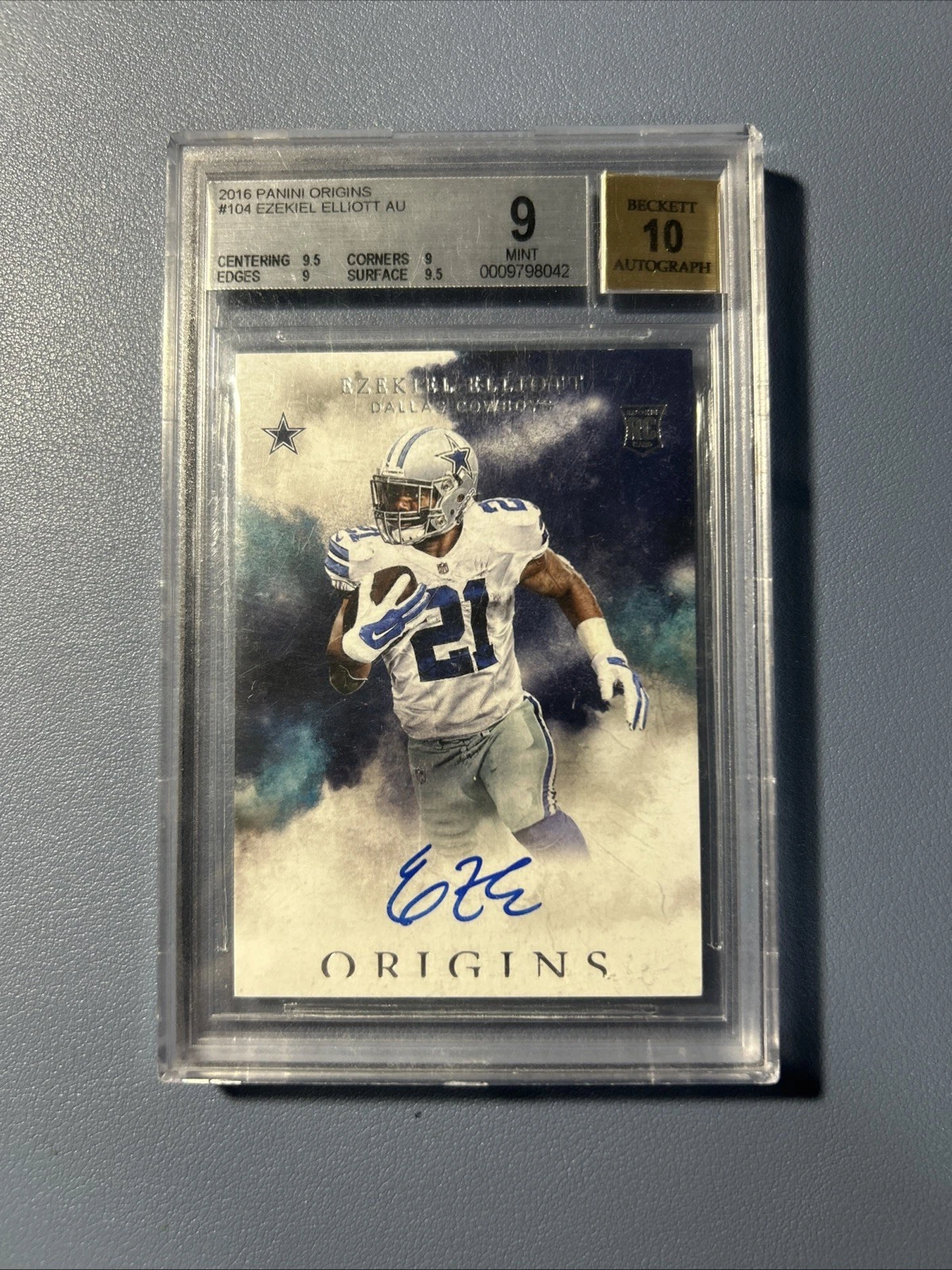 Ezekiel Elliott Panini Origins #104 Autograph