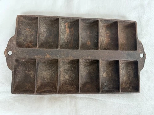 Wagner Ware Sidney -0- Cast Iron D Gem Pan