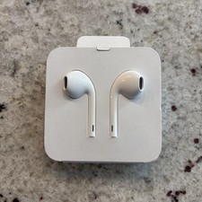 Genuine APPLE Wired EarPods W/Lightning Connector Microphone Volume - New