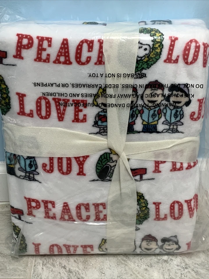 New Berkshire Peanuts Charlie Brown Christmas Peace Love Joy Velvet Soft Throw - Image 4 of 4
