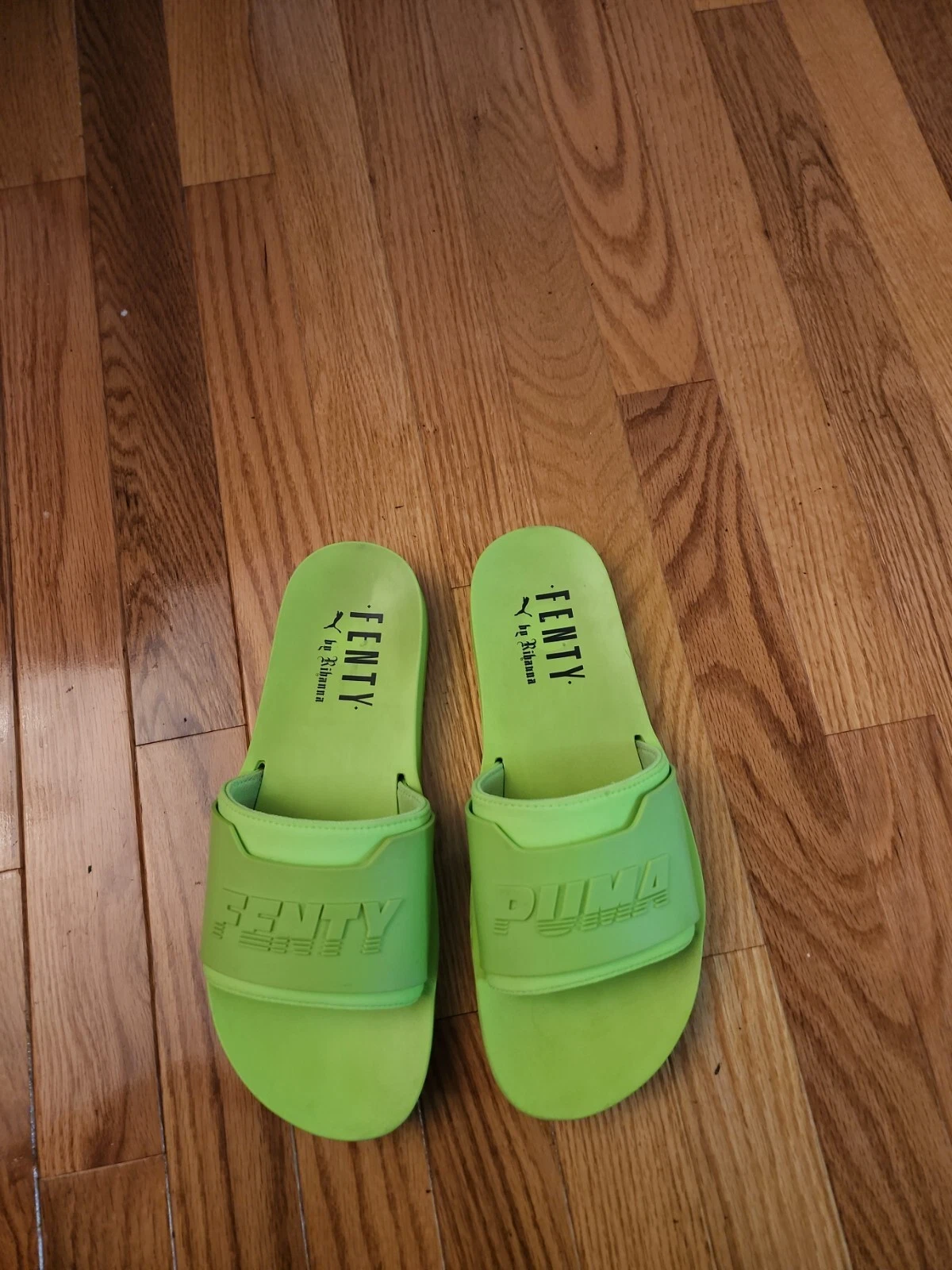 PUMA Sandali da donna casual Fenty By Rihanna Surf Slide verdi 