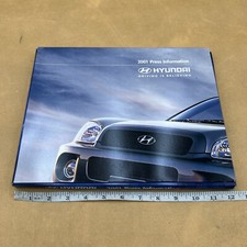 2001 HYUNDAI DEALERSHIP SHOW ROOM PRESS KIT MEDIA INFORMATION - ORIGINAL 
