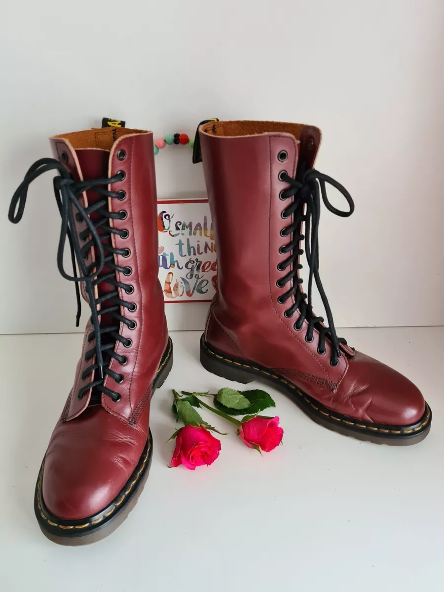 Dr martens store 14 eye