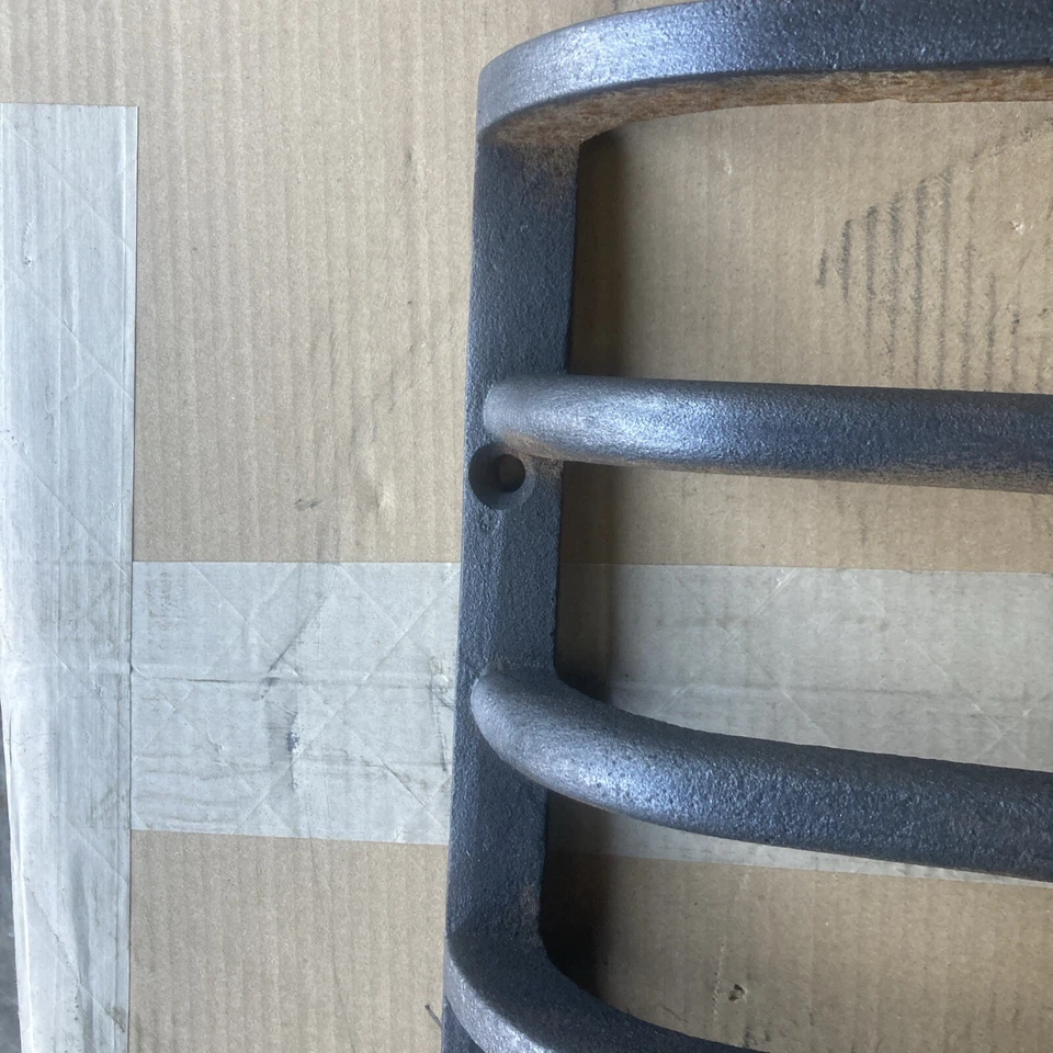 Original Georgian Cast Iron Fireplace Front Bars - Image 4 of 4