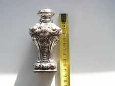 Barocker Zuckerstreuer aus Silber aus der Zeit um 1850