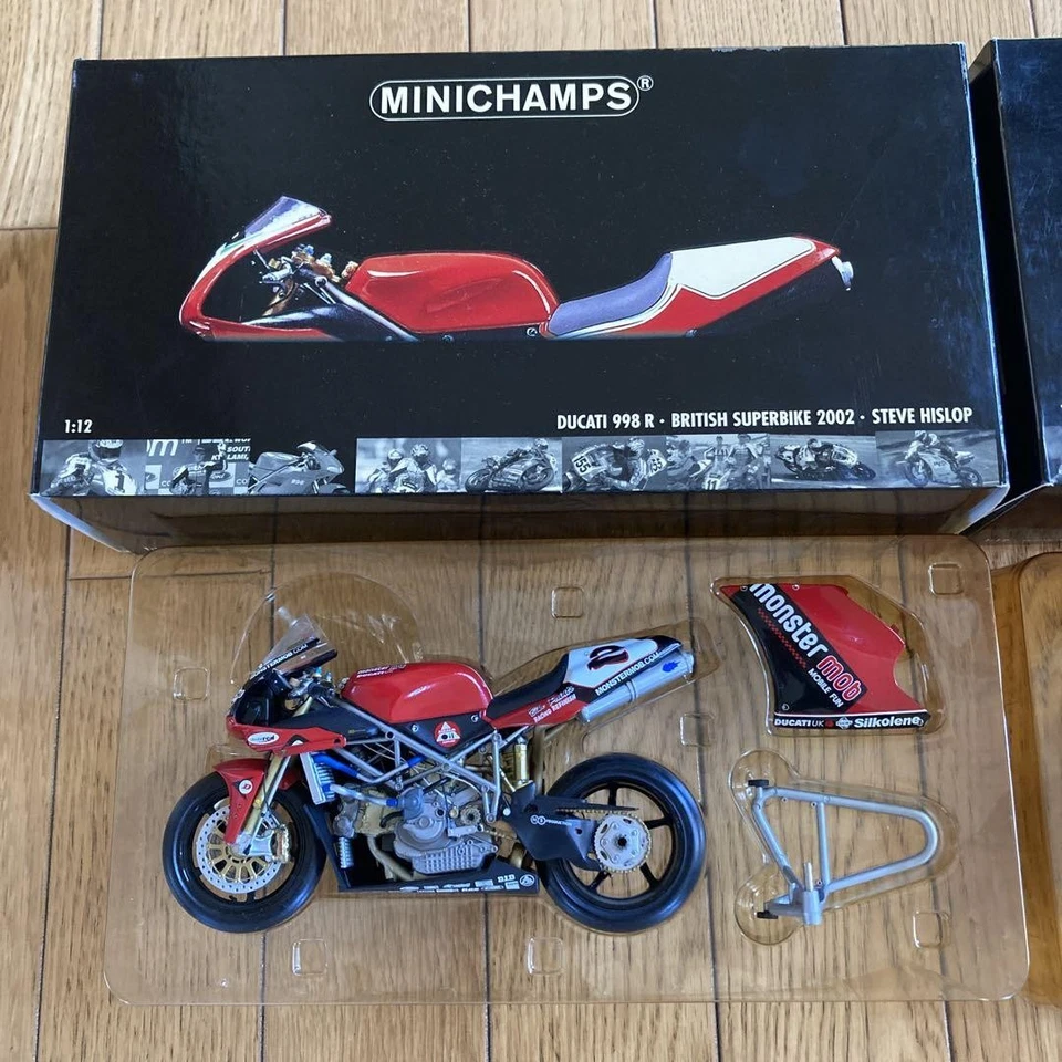 Minichamps 1/12 Ducati 998R 2002 Diecast Motorcycle Model Set Of Two Replica - Image 2 of 4
