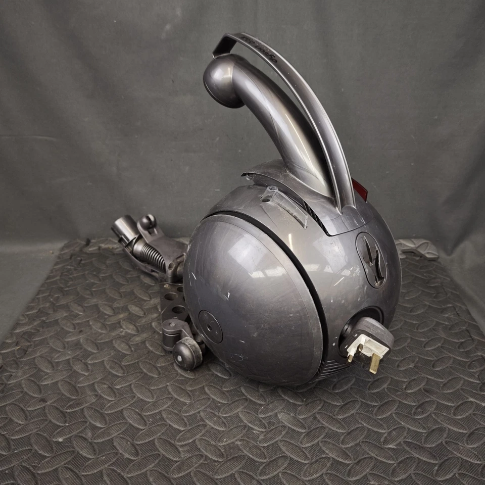 Dyson DC39 Vacuum Cleaner Multi Floor Ball Cylinder 1300W Car Vacuum Gold - Image 4 of 4