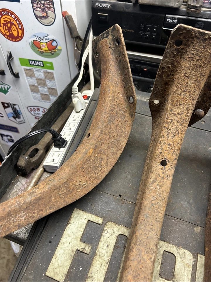 (3) Suporte de degrau para placa de corrida 1948 1949 1950 1951 1952 Ford F1 F2 F3 F4 F5 F6 - Imagem 2 de 4