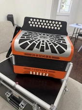 Hohner Compadre Diatonic Accordion - Keys of F/Bb/Eb - Red -NEW