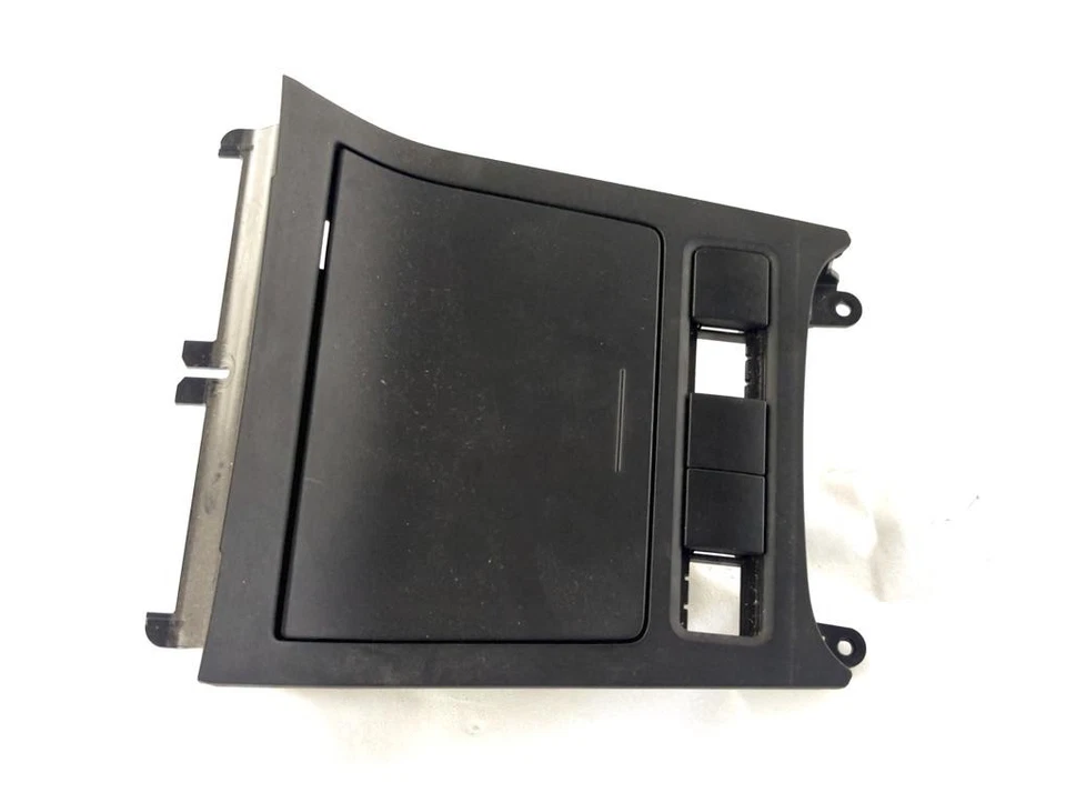 5K0857961 Ashtray Lighter Volkswagen Golf 6 GTD 2.0 D 125KW 6M 5P (2012) - Image 2 of 4