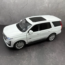 2021/2025 Cadillac Escalade - White -1:24 Scale