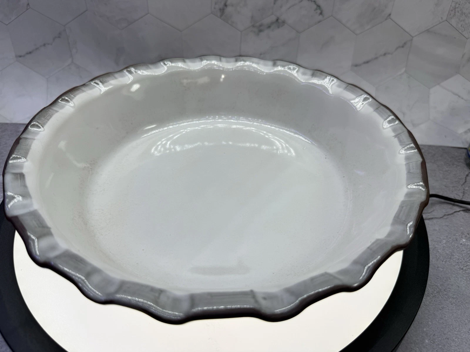 (1) Jefferson Street handmade FLUTED-PIE DISH-DEEP-NEW ENGLAND White