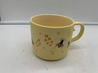 Ceramic 18oz Spring Queen Bee Coffee Mug BB02B27030