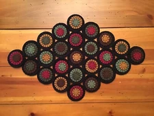 PRIM WOOL FELT PENNY RUG TABLE RUNNER CANDLE MAT GREAT WINTER CHRISTMAS COLORS